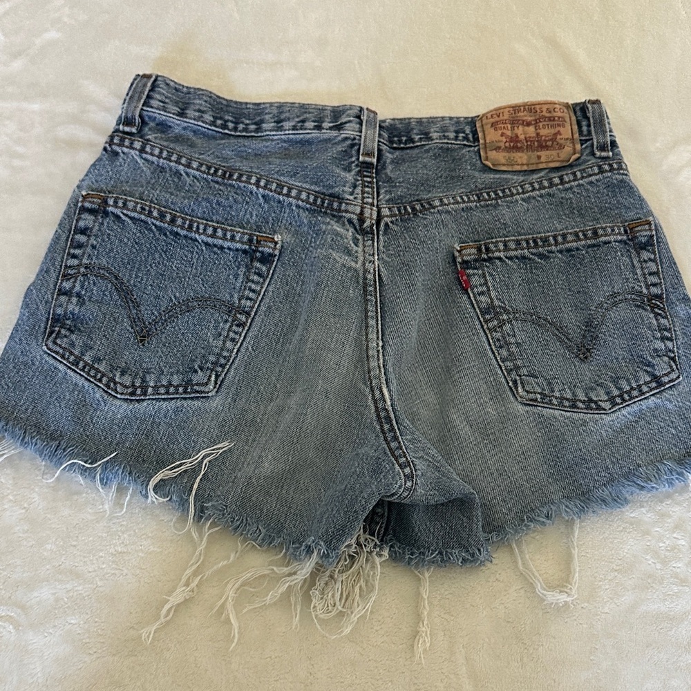 Levi 550 Frayed Hem Shorts